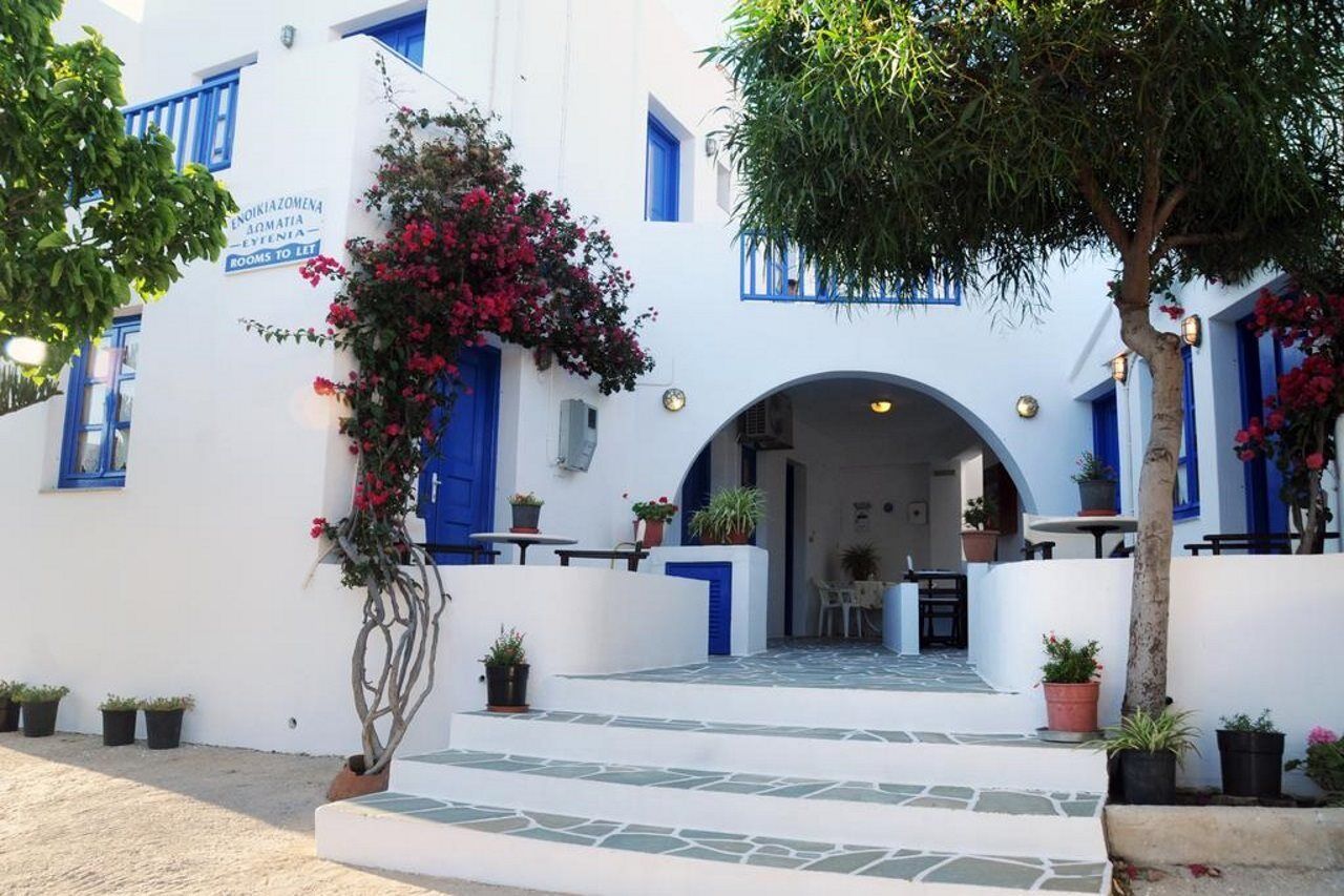 Evgenia Rooms And Apartments Folégandros Exteriér fotografie