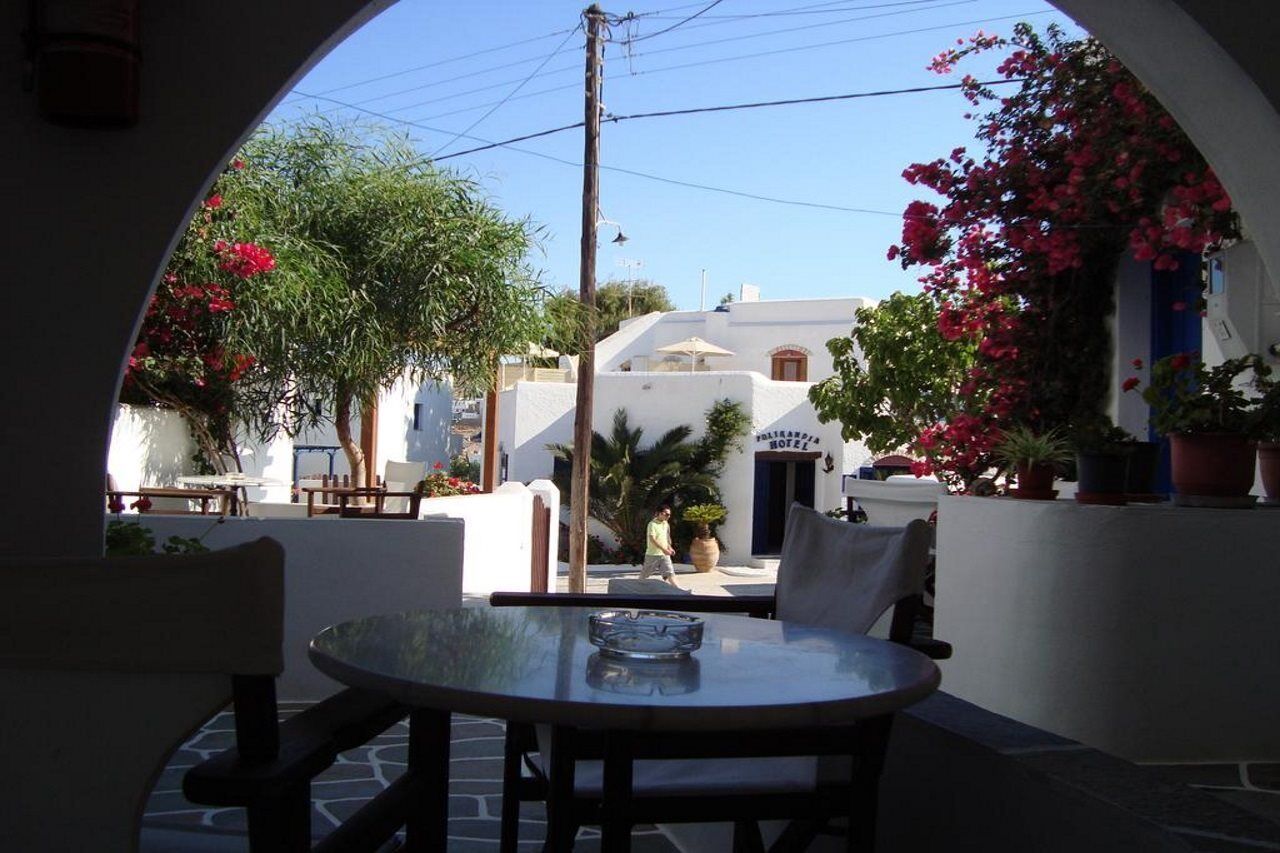 Evgenia Rooms And Apartments Folégandros Exteriér fotografie