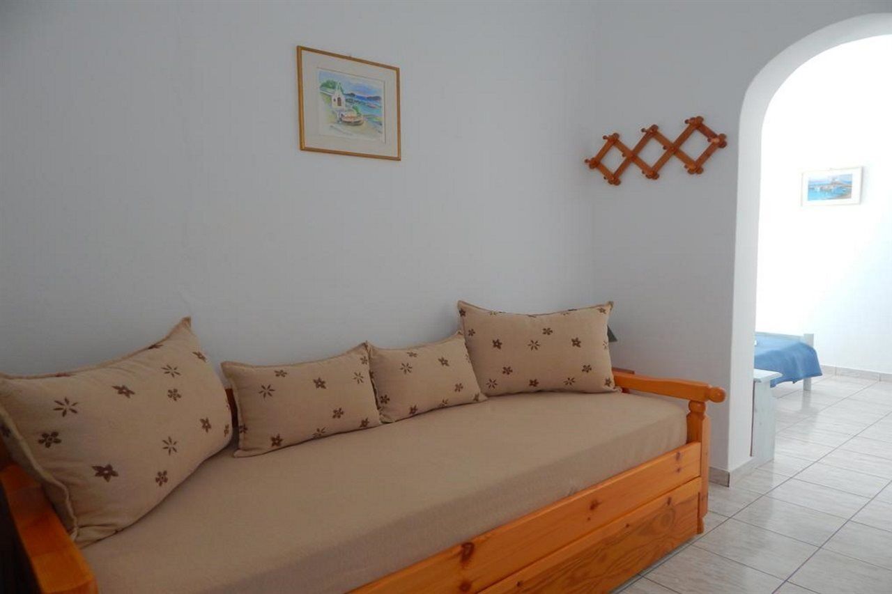 Evgenia Rooms And Apartments Folégandros Exteriér fotografie
